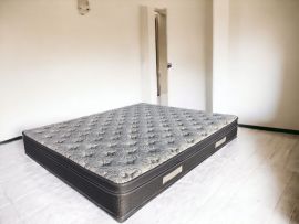 Minnesskum och fickfjädrad madrass Armoireo 180x200x25cm
